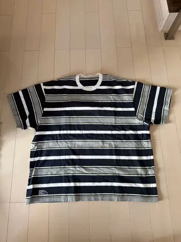 FreshService 멀티 보더 반팔 티셔츠