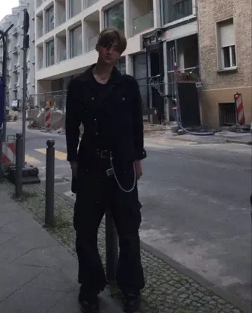 산원 착용 CF Star Stud Cargo Pants