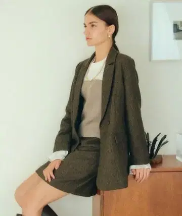 예카베카 테일러드 자켓 거의 미사용