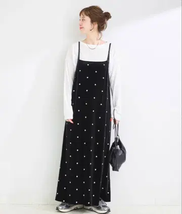 [ 완판템 ] B.C STOCK 벨로아 플라워 자수 원피스