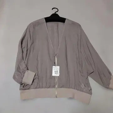 MEDOC 오리지널 V넥 지퍼 블라우스