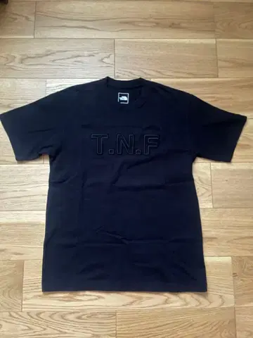 THE NORTH FACE T.N.F. 블랙 티셔츠