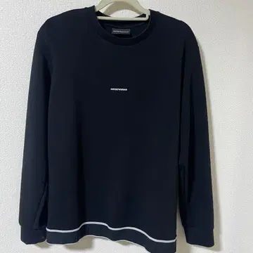 새상품급 엠포리오 아르마니 크루넥 맨투맨 T셔츠 S 블랙