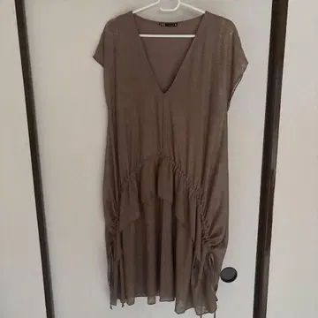 ZARA 브라운 V넥 슬리브리스 원피스