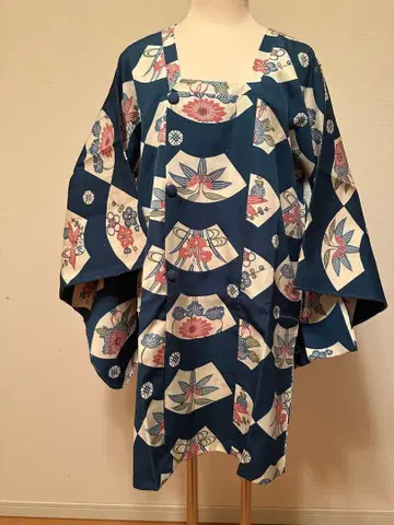 네이비 컬러 부채와 꽃무늬 도행