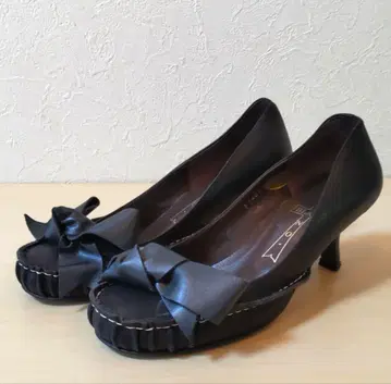 PIANO BLAZE 리본 라운드토 펌프스 34.5