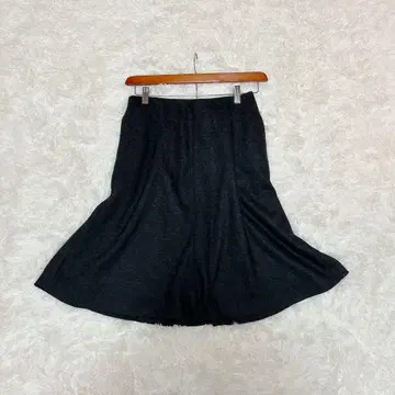 UNIQLO 무릎 기장 스커트 다크 그레이 오피스 플레어 스커트