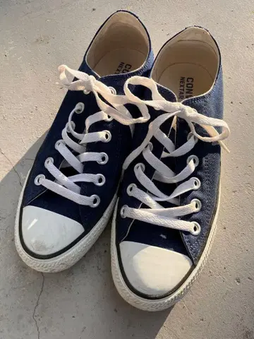 컨버스 네이비 스니커즈