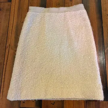 Drawer 화이트 타이트 스커트 무릎 기장