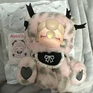 Nanci Tea time kitties