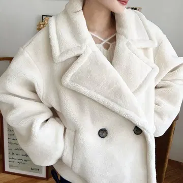 ZOZOTOWN moment+ 숏 기장 보아 자켓