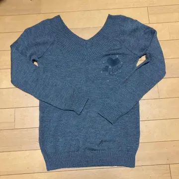 CLATHAS 그레이 V넥 스웨터