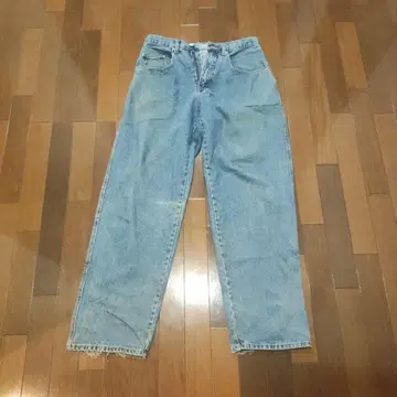 GUESS 라이트 블루 배기 데님