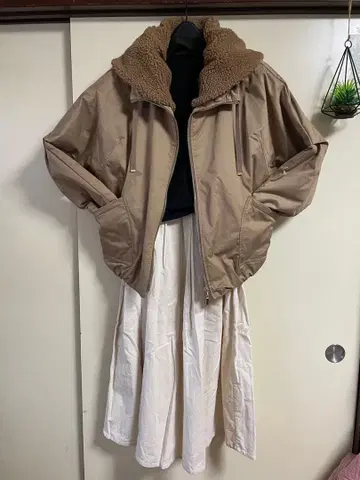 보아 옷깃 베이지 점퍼