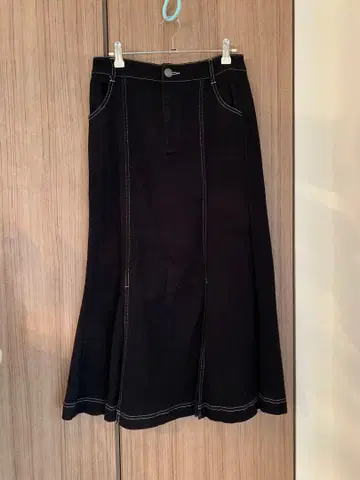 [ 새상품급 AZUL ] 머메이드 A 라인 스커트 블랙