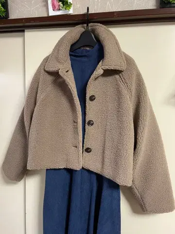 베이지 플리스 크롭 자켓