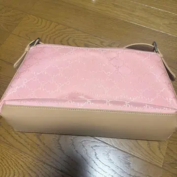 [ 미사용 새상품 ] 로베르타 핑크 로고 숄더백