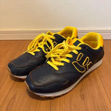 레어! 산가초 7주년 기념 모델 뉴~즈 레더 스니커즈