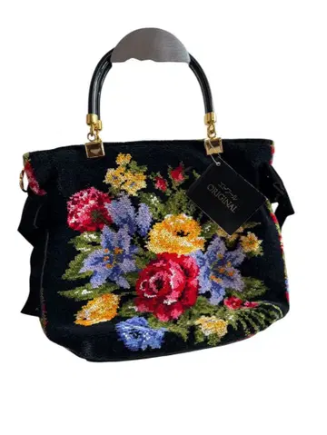 [새상품] 꽃무늬 자수 핸드백 블랙