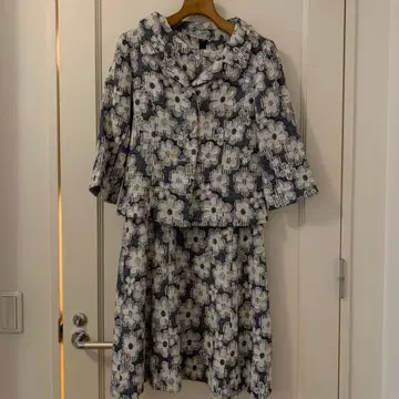 꽃무늬 슬리브리스 드레스와 자켓 세트