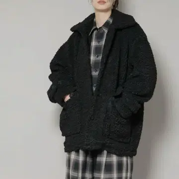 유니버셜 오버롤 보아 코트