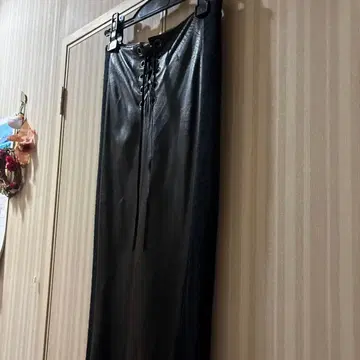 블랙 레이스업 타이트 스커트