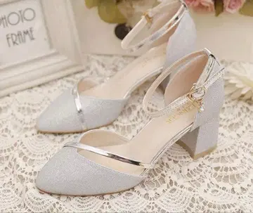 미사용 새상품 펌프스 실버 반짝반짝