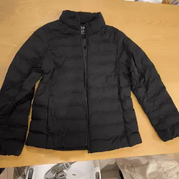 UNIQLO 퍼프 테크 자켓 블랙