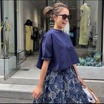 rosy monster logo cropped tops