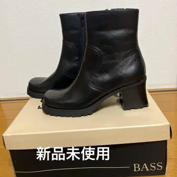 BASS 블랙 가죽 부츠 중간 힐