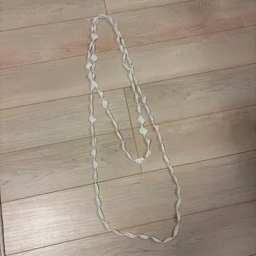 앤티크 레이스 프랑스제 화이트 니트 물결 모양 목걸이