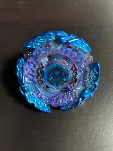 베이블레이드 헬 케르베쿠스 3000개 한정판 블루 인페르노