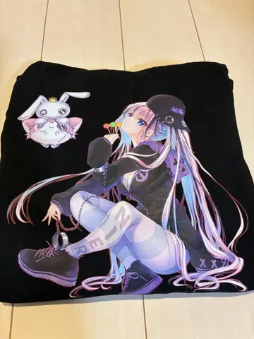 이즈미 츠바스 x NieR 콜라보 후드티