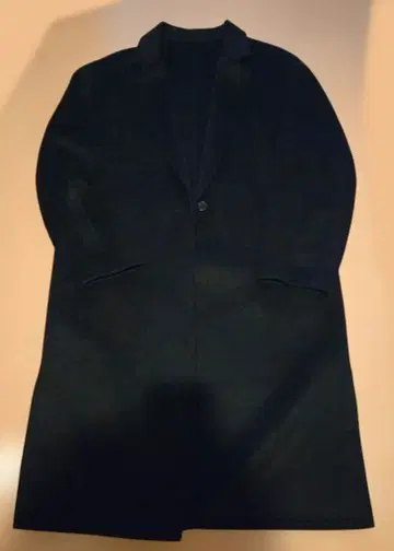 유니클로 블랙 체스터 코트