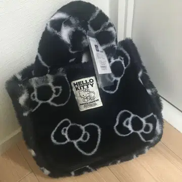 로데오 헬로키티 퍼백 블랙 리본 토트백