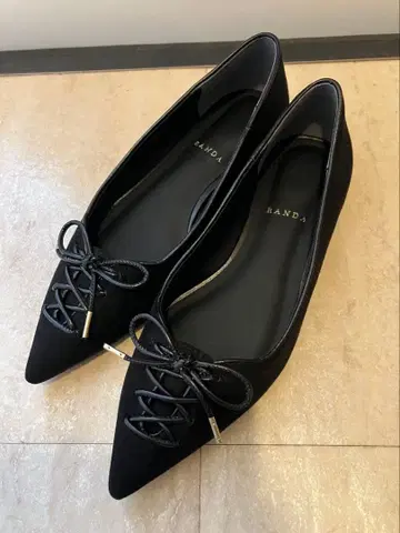 RANDA 레이스업 디자인 플랫 펌프스