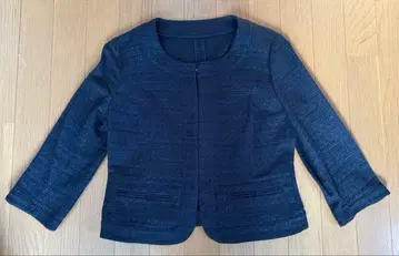 Harriss 다크 블루 자켓과 스커트 셋업