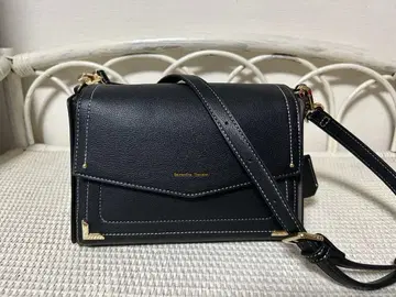 미사용 새상품 Samantha 의 비쥬 참 포함 숄더백