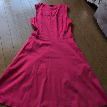 슬리브리스 A라인 원피스 핑크 띠어리