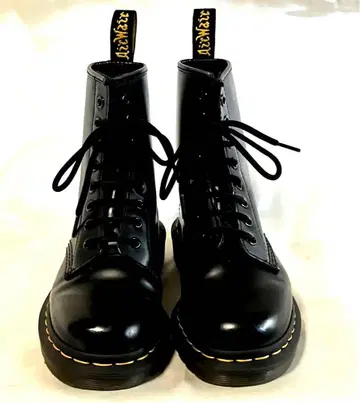닥터마틴 8홀 UK4 (블랙)