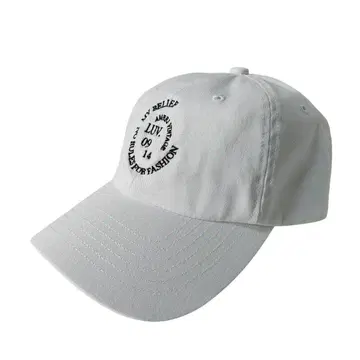 아메리 엠블럼 자수 스트랩백 캡 화이트 블랙