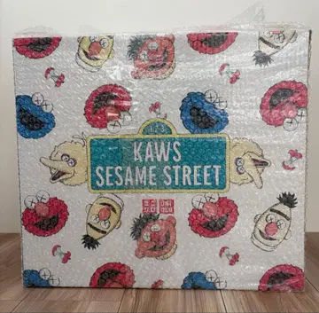 [ 새상품 ] UNIQLO x KAWS 세서미 스트릿 봉제 인형 세트