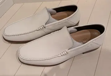 캐서린 햄넷 화이트 슬립온 박스 있음