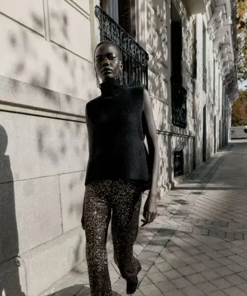 [ 새상품 ] ZARA 비대칭 헴 니트탑 니트 베스트 블랙