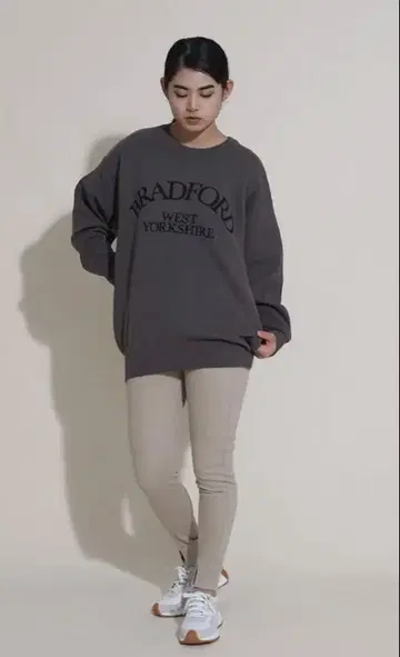 LASUD 라슈드 로고 니트 PO 차콜 그레이 상의