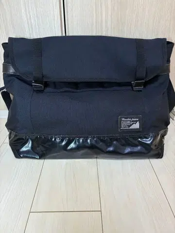 마스터피스 master-peace 메신저 백