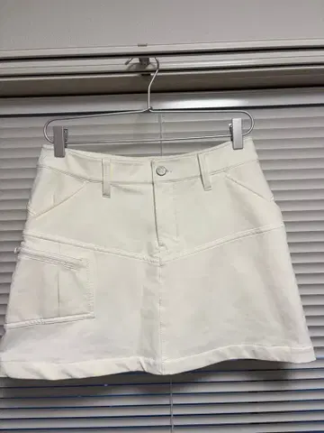 JACK BUNNY 화이트 A라인 스커트
