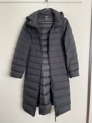 UNIQLO 울트라 라이트 다운 후드 부착 롱 다운 자켓 블랙