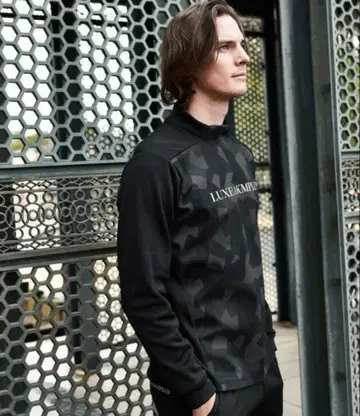 LEON 게재 LUXEAKMPLUS 럭스에이케이엠플러스 모크넥 L