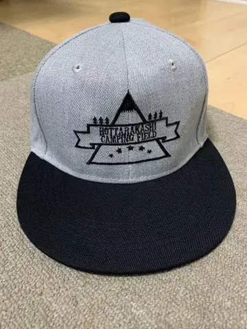 내버려둔 캠핑장 캡